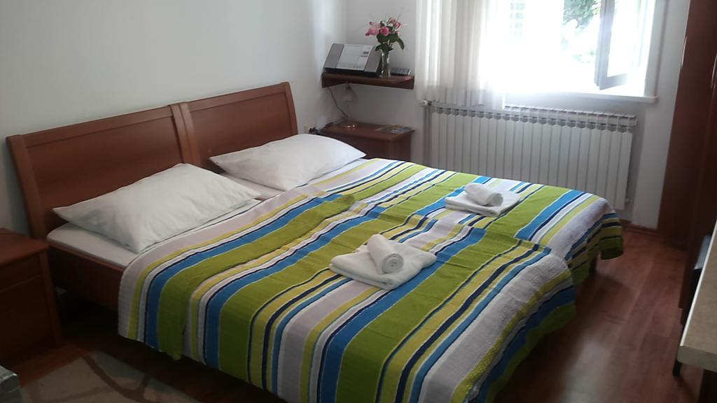 זאגרב Angela Classic Rooms & Apartments מראה חיצוני תמונה