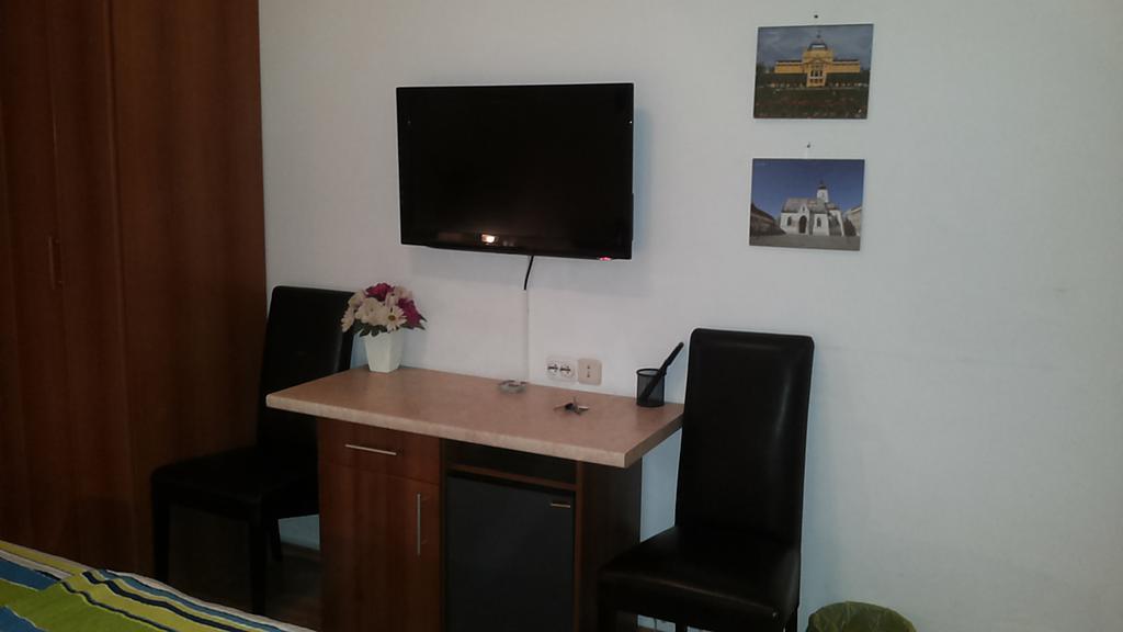 זאגרב Angela Classic Rooms & Apartments מראה חיצוני תמונה